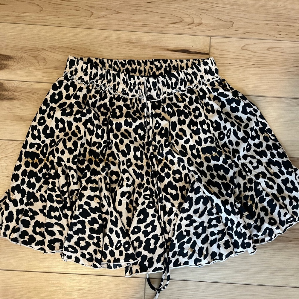 Leopard skirt